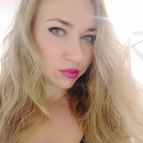 ava1636981201293810